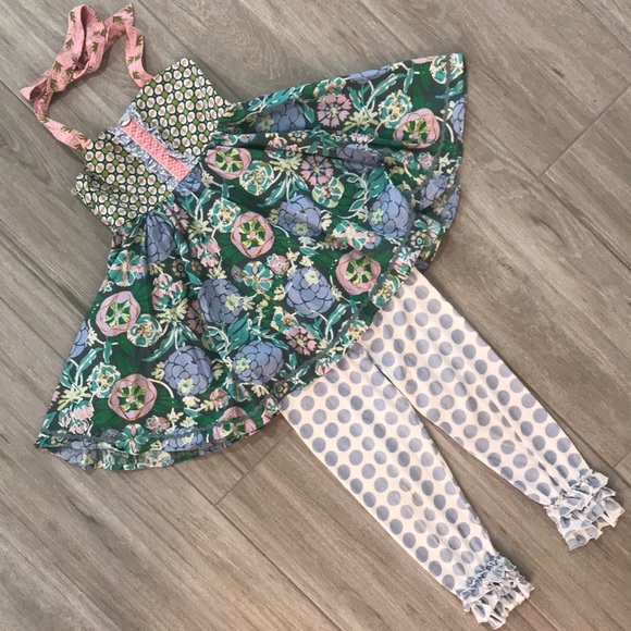 Matilda Jane Tunic w/ Capri Leggings. Size 8